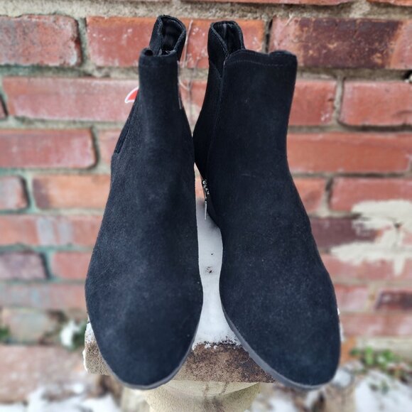 Blondo Claire Suede Waterproof Boots NWT - Picture 2 of 3